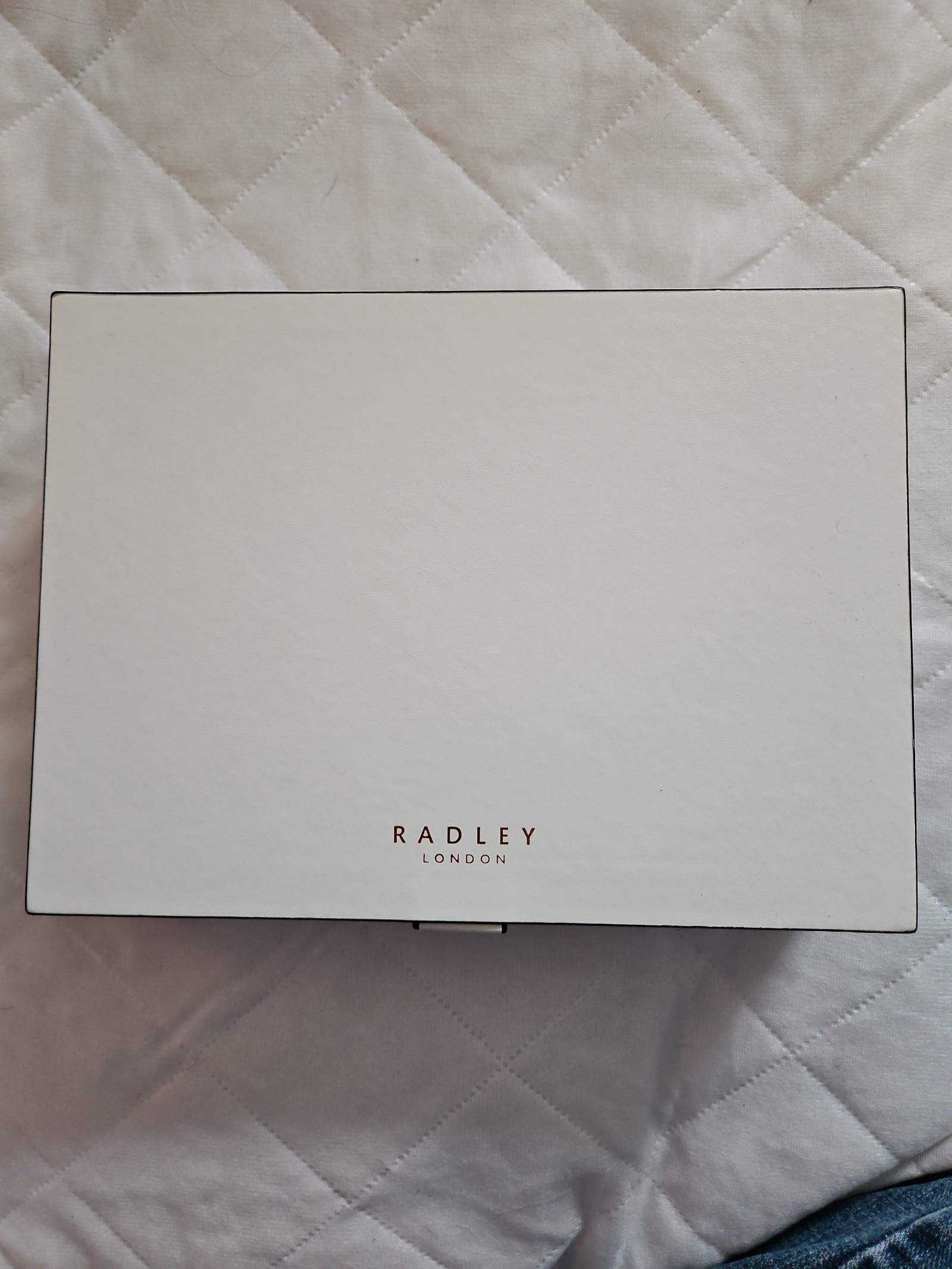 Jewelry box