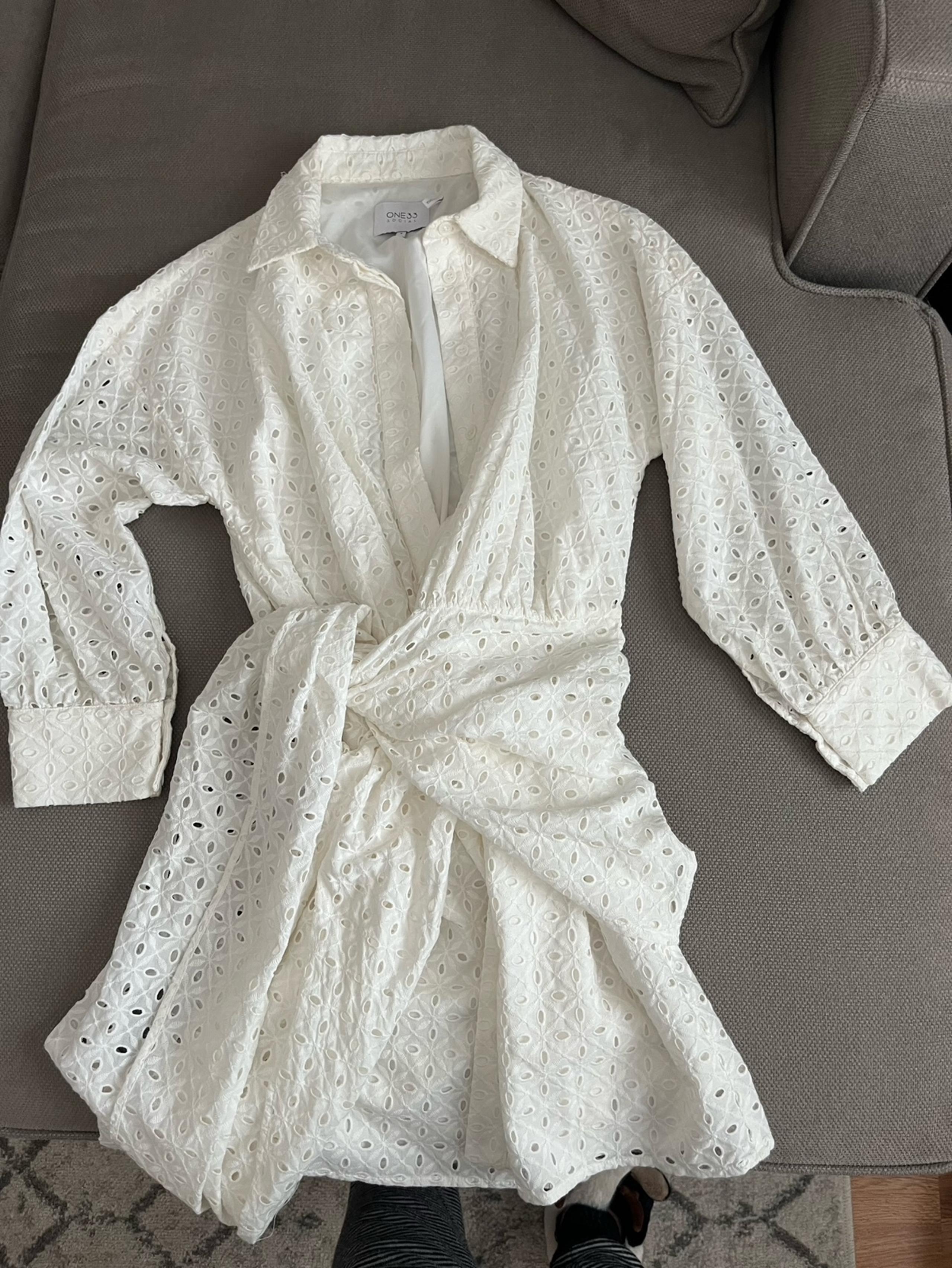 One33 Social Revolve Lace Button Down Dress