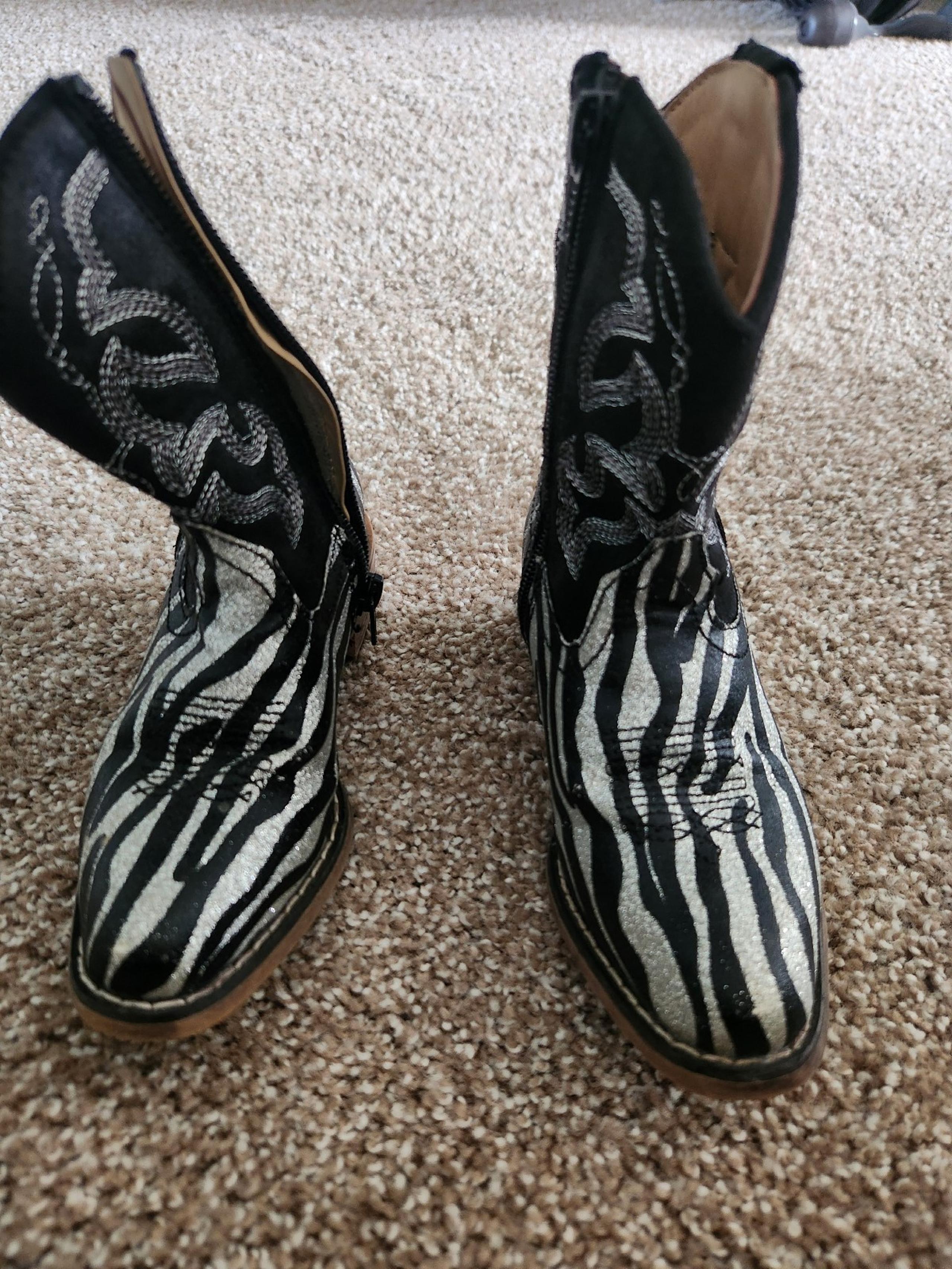 Toddler girls size 7 cowboy boots