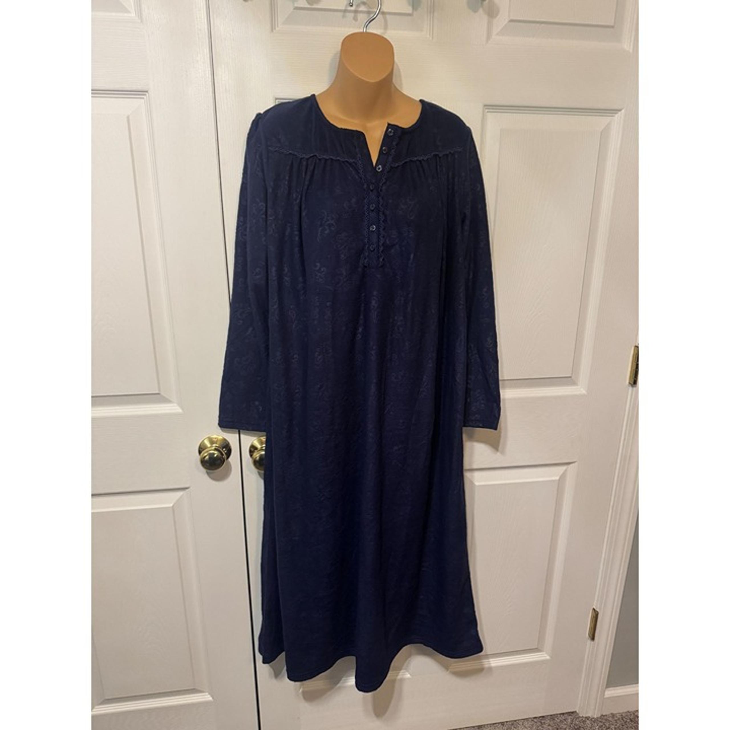 NWT Croft & Barrow Intimates Womens Nightgown Size M