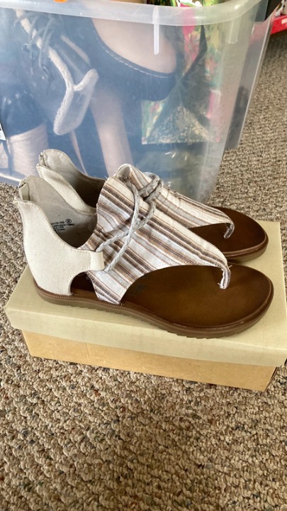 New Very G sandals Zip up in back