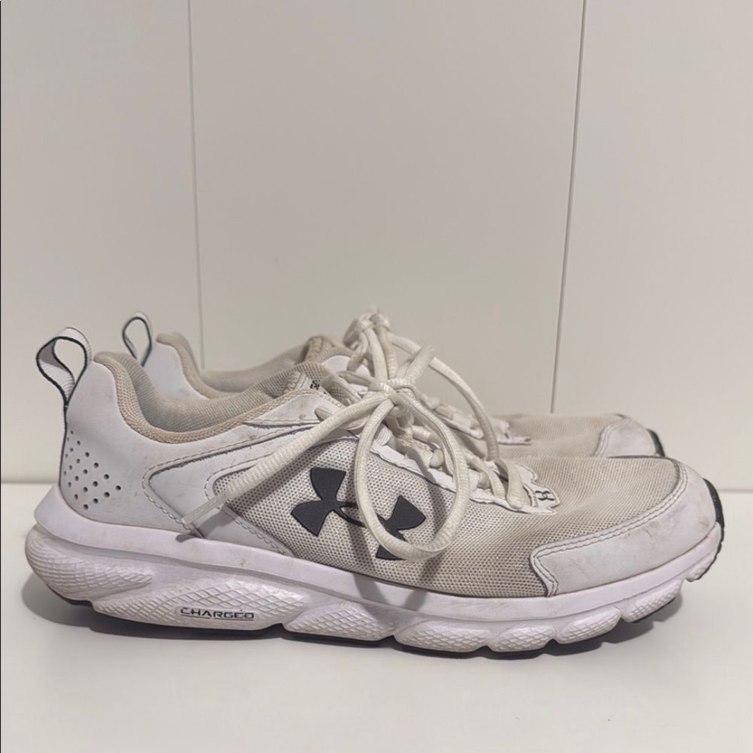 Under Armour Charged Assert Size 9