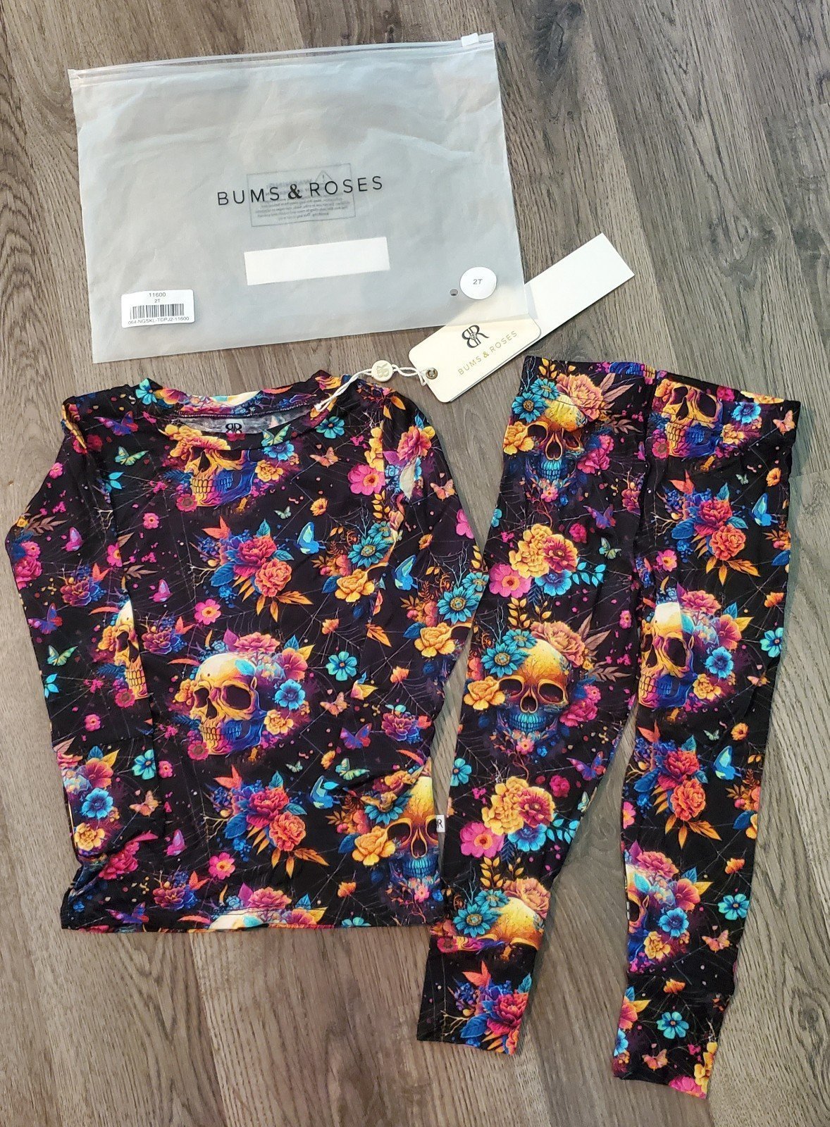 Bums and Roses Frida Skulho
