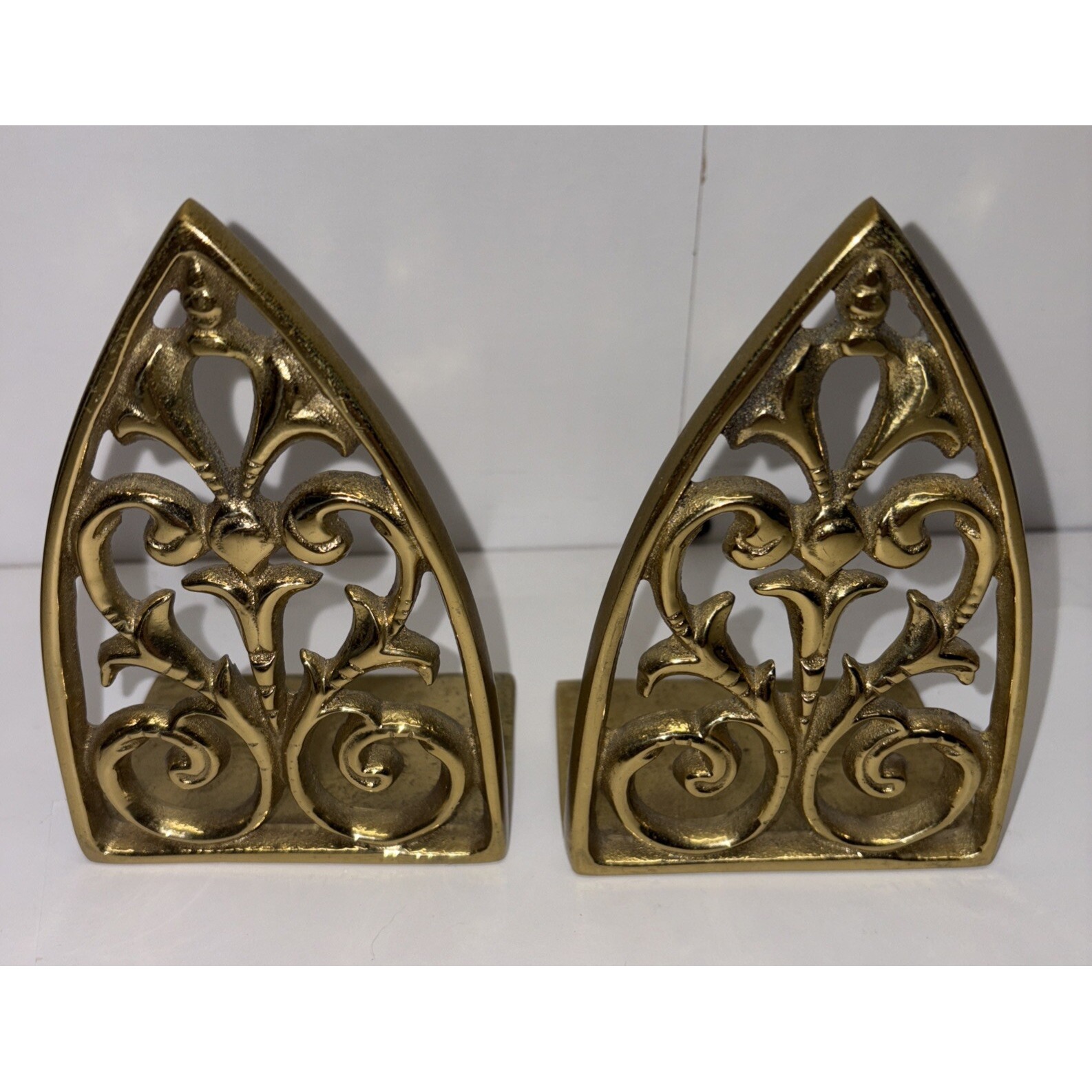 6 inch Vintage Brass Filigree Gothic Arch Bookends – Ornate Openwork Design
