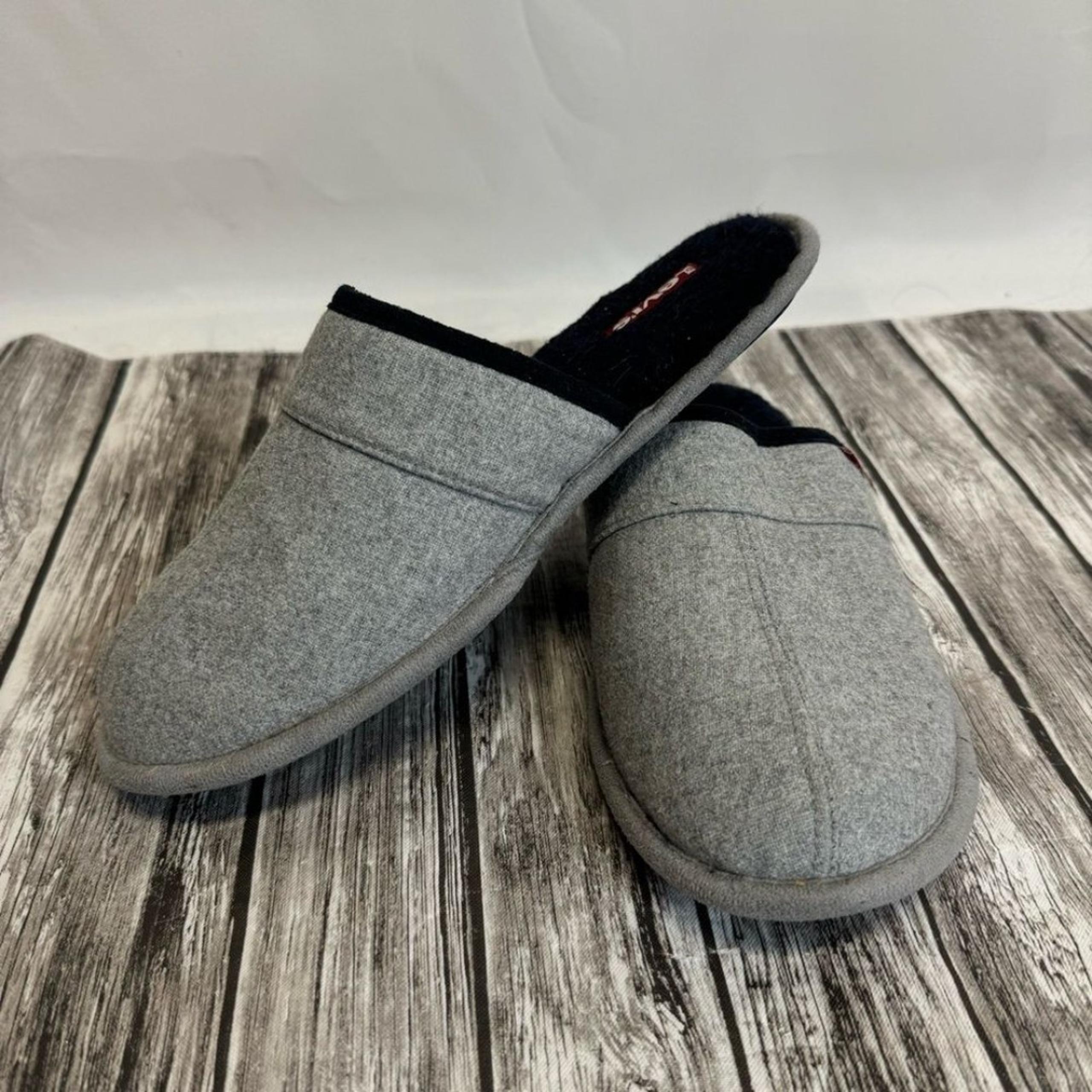 Levi's Men's Slippers Light Grey Gray with Dark Navy Blue Sherpa 8 9 Slip On