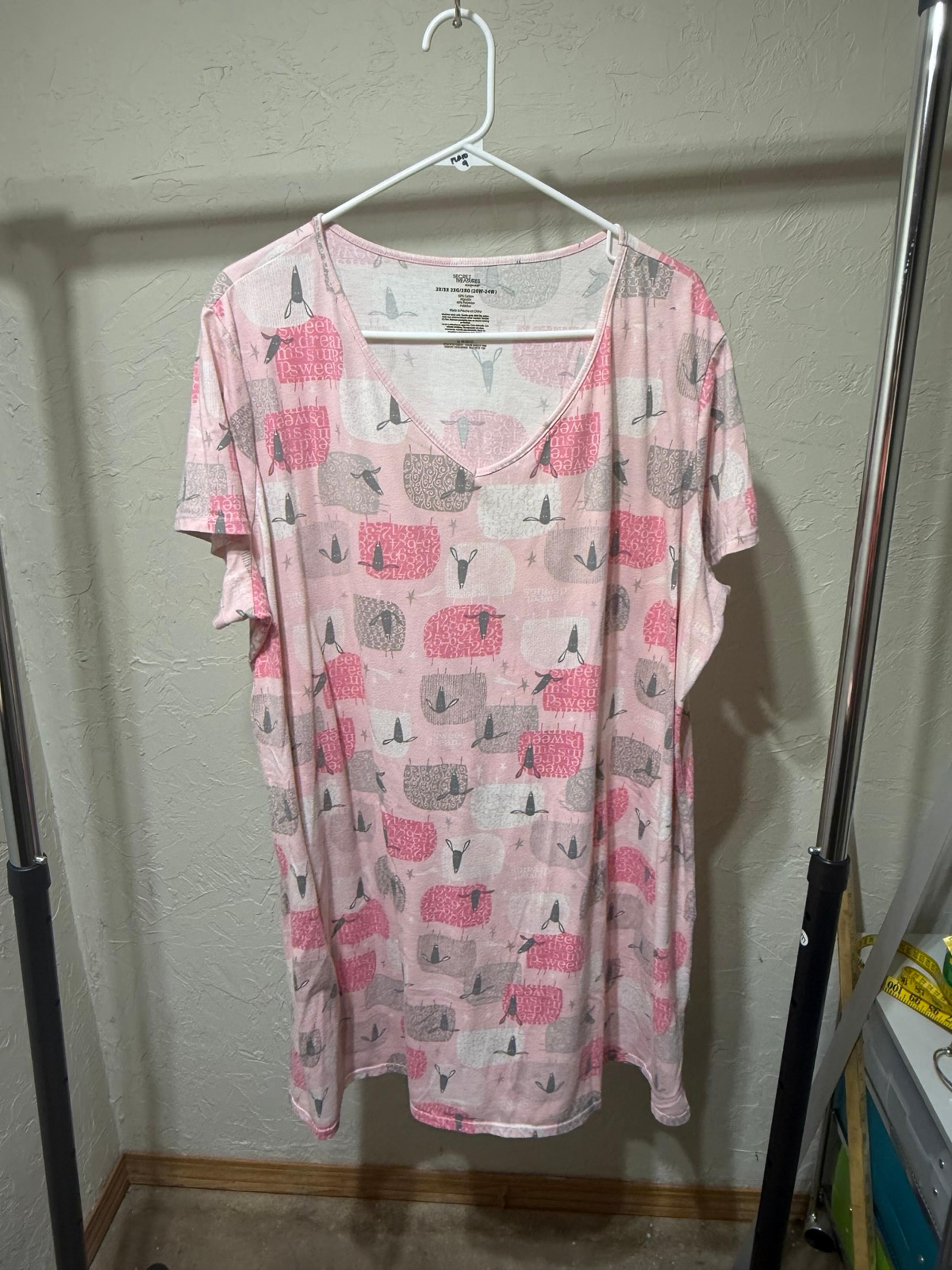 Secret Treasures women’s plus v-neck sheep print pajamas nightshirt 2X/3X