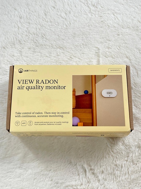 Airthings View Radon 2989 Battery-Operated Indoor Air Quality Monitor with Wi-Fi