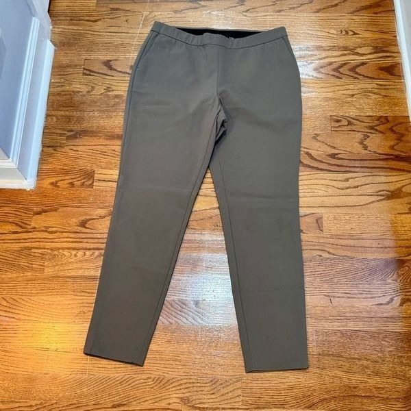 Lafayette 148 New York Murray Pants. Dark Taupe. Size 6.