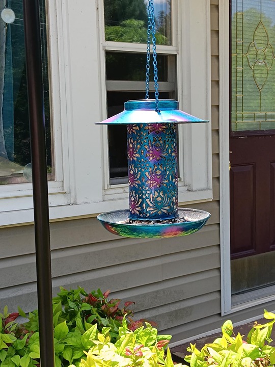 Ottsuls Solar Bird Feeder for Outdoors Hanging, Metal Wild Cardinals Garden