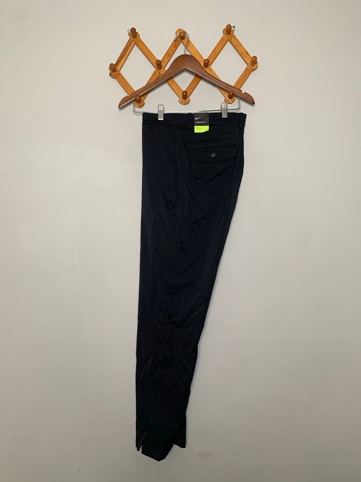 NWT Men’s Nike Black Standard Fit Golf Pants SZ 36W x 32L