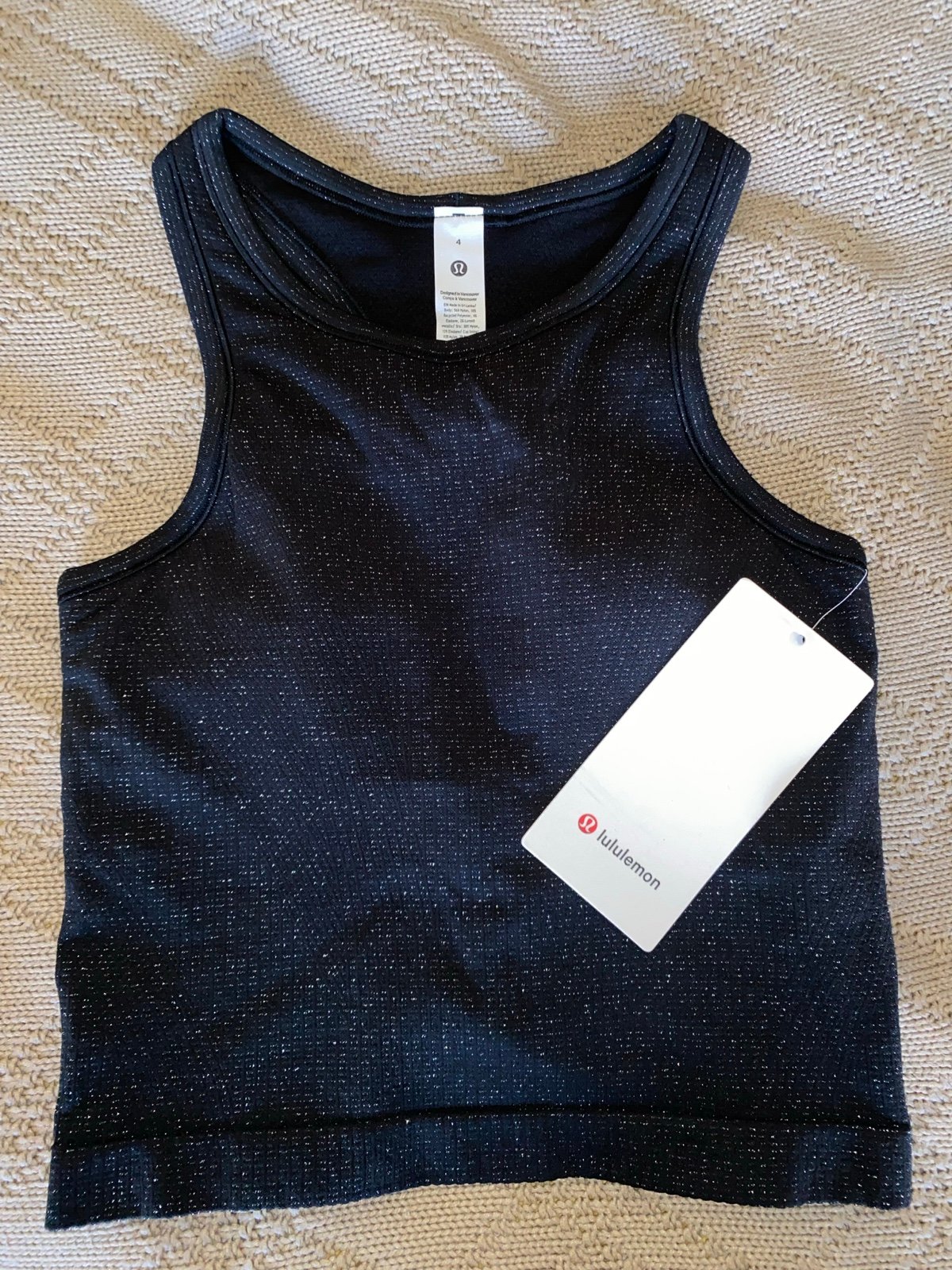Lululemon ebb to street crop