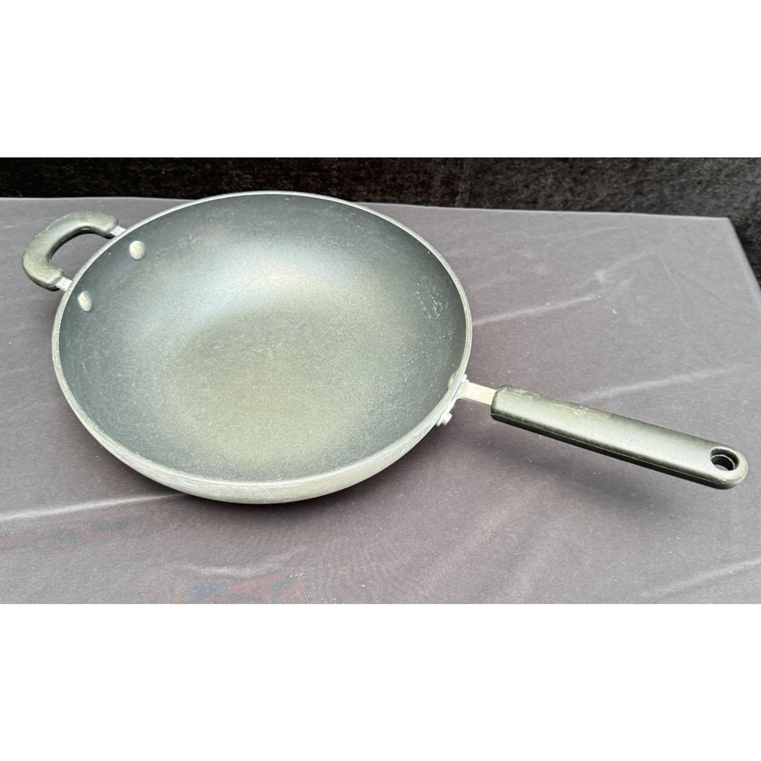 The Pampered Chef 12" Skillet Saute Pan 5 Qt Titanium Alloy Non Stick