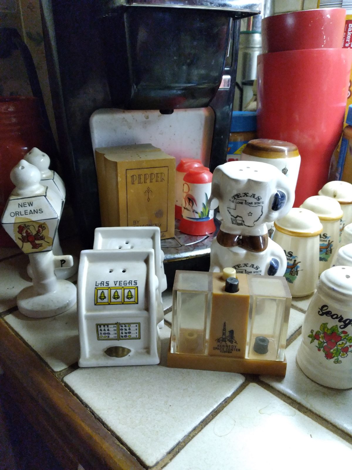 Various States salt and pepper shakers