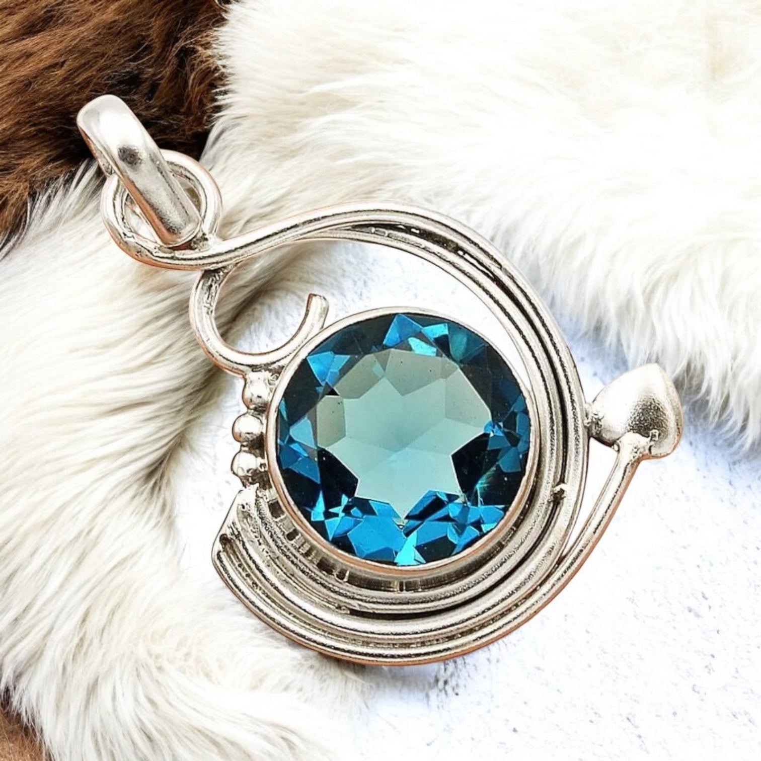 Blue Topaz Solid 925 Sterling Silver Pendant