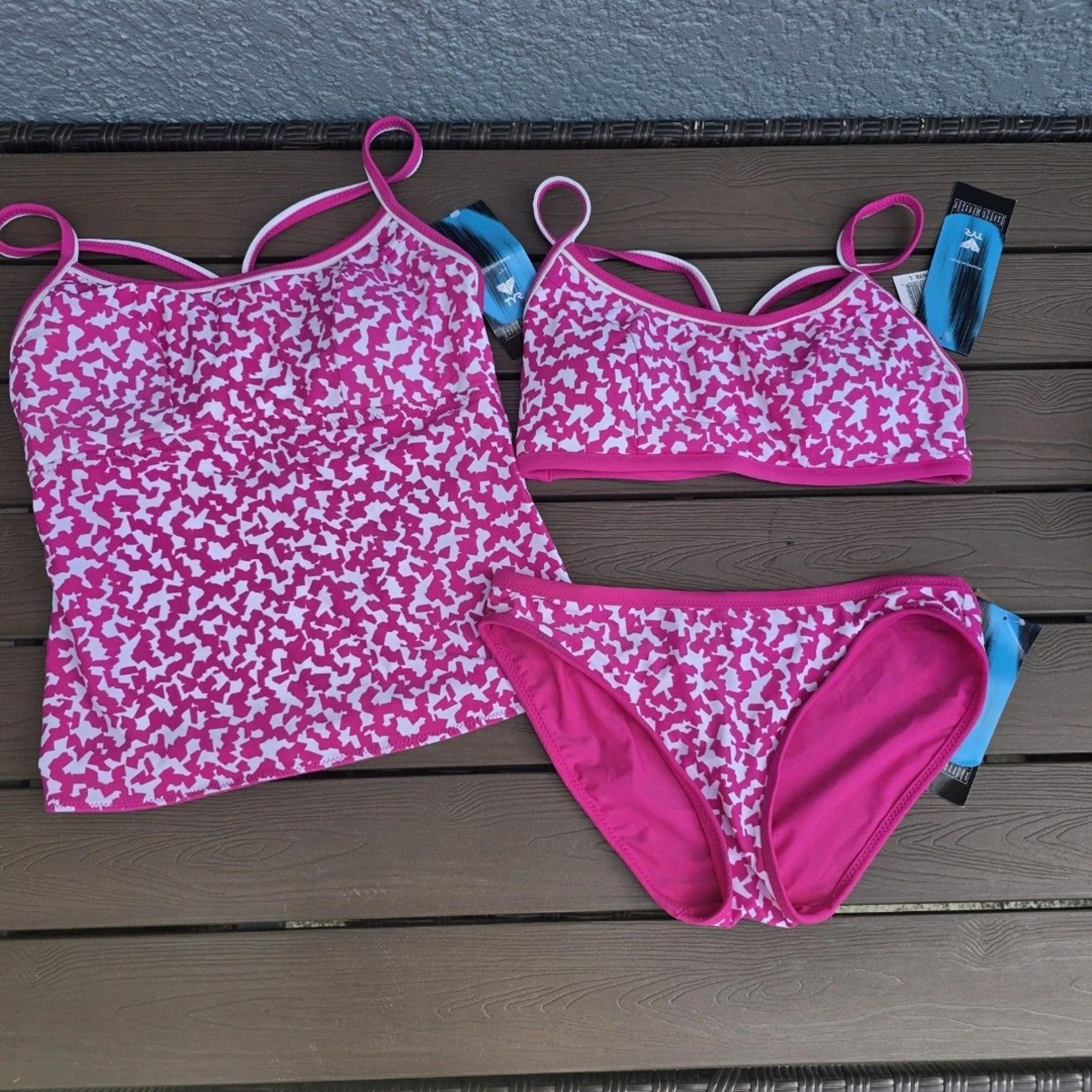 TYR Women's Pink/white Bright Idea Reversible Tank Top Bikini Swim SZ  L New
