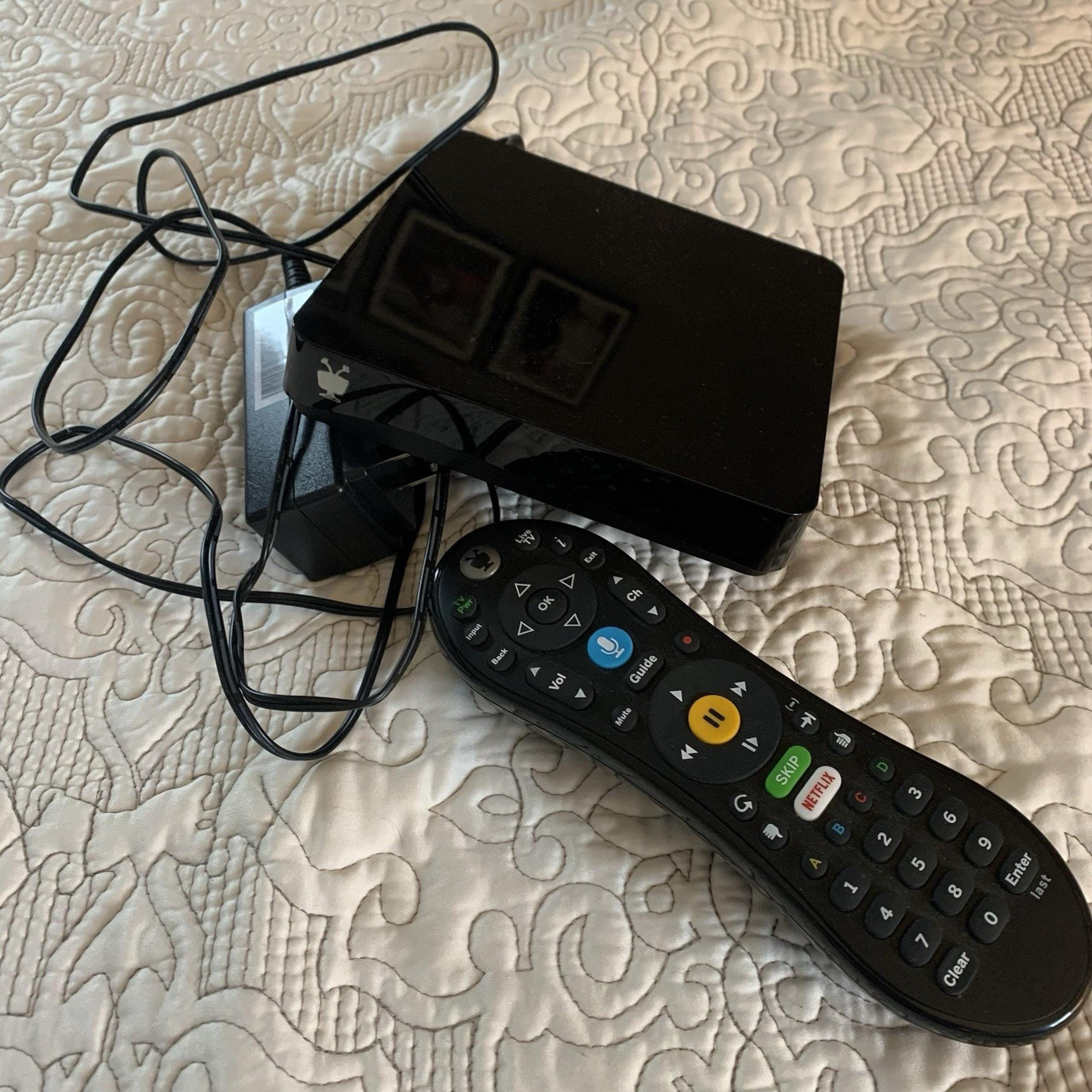 TiVo Mini Vox TCDA95000 Includes Remote and Cord