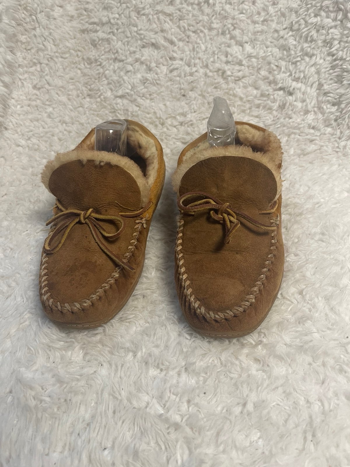 LLBean Men’s leather Suede tan Moccasin Slippers shearling lining SZ10M. Perfect
