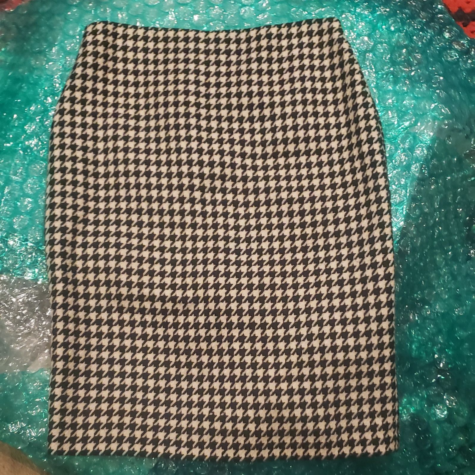 Charles Gray Houndstooth pencil skirt