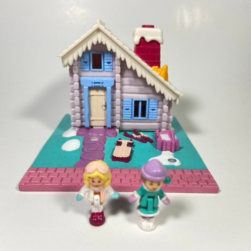 1993 Bluebird Polly Pocket Ski Lodge Compact - INCOMPLETE