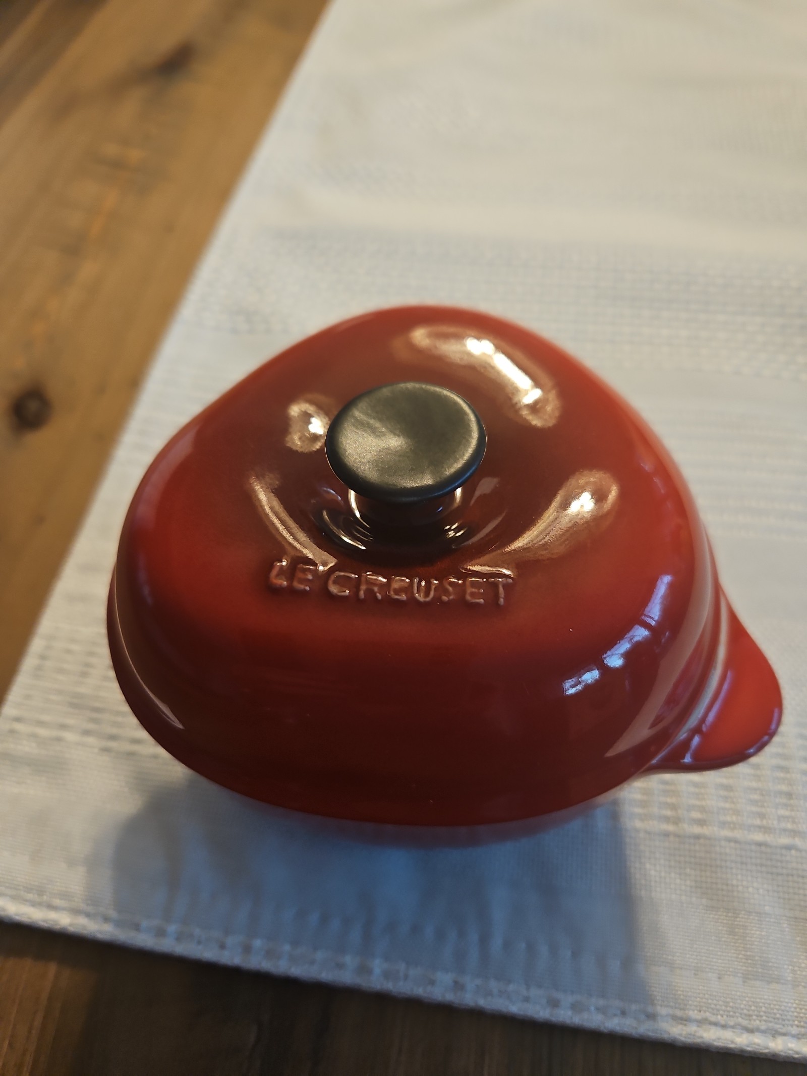Le Creuset Petite Apple Casserole
