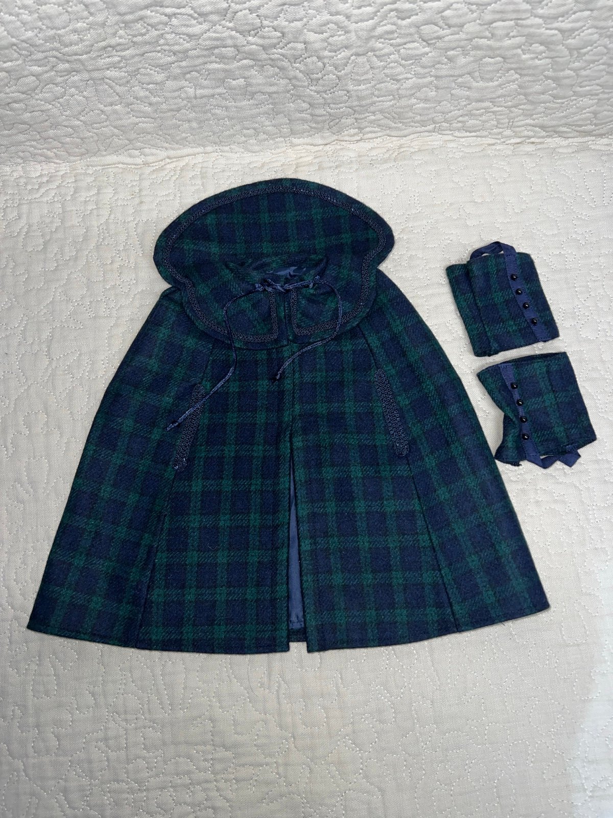 Pleasant Company American Girl Doll Samantha Plaid Cape & Gaiters 1989 - Retired