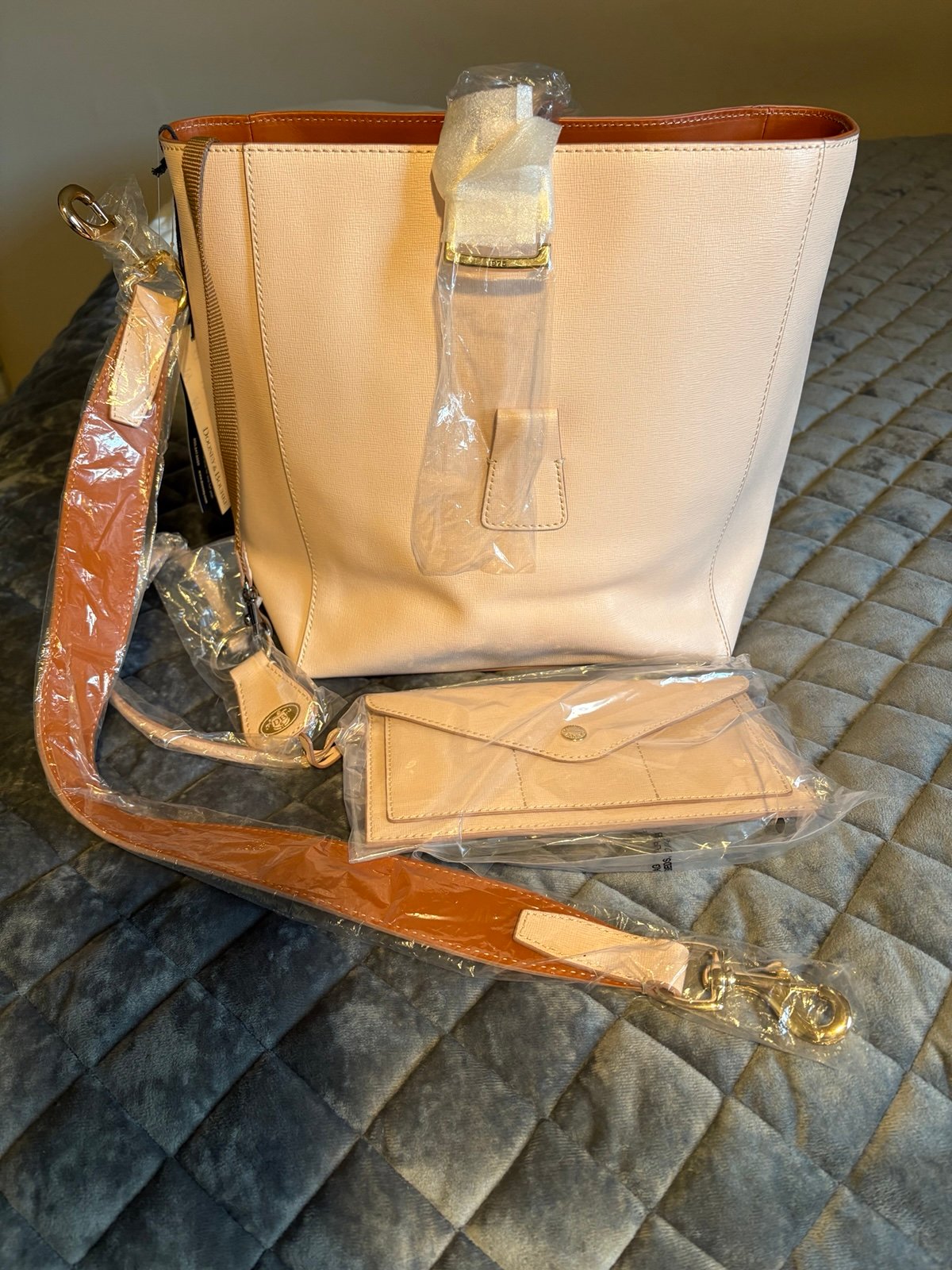 Dooney & Bourke Ashby NWT