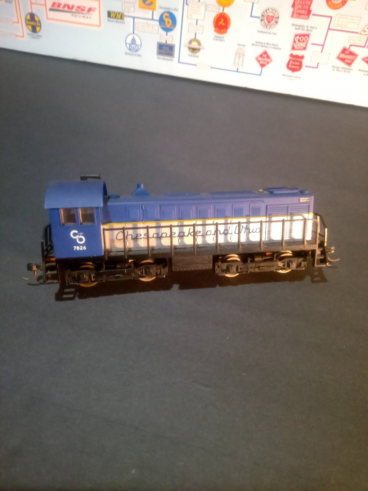 HO scale switcher locomotive