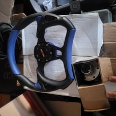Removable racing steering wheel