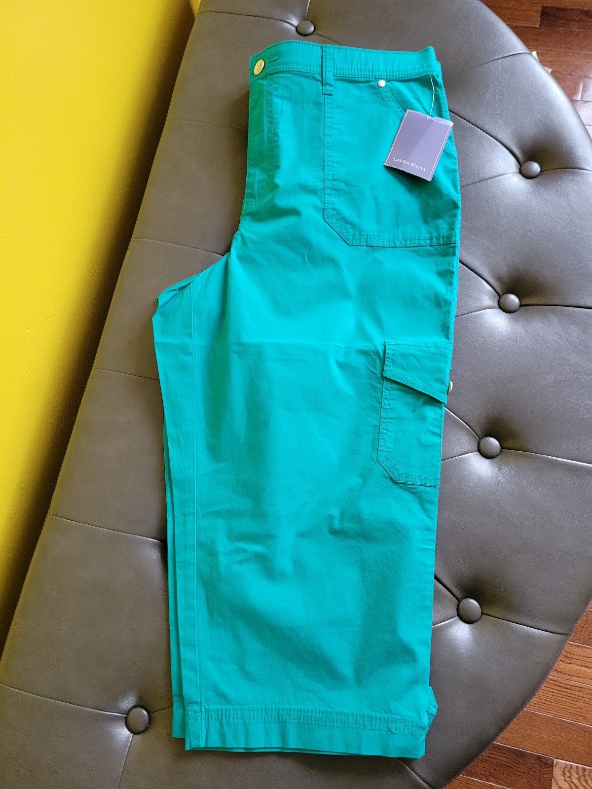 Laura Scott Capri Pant