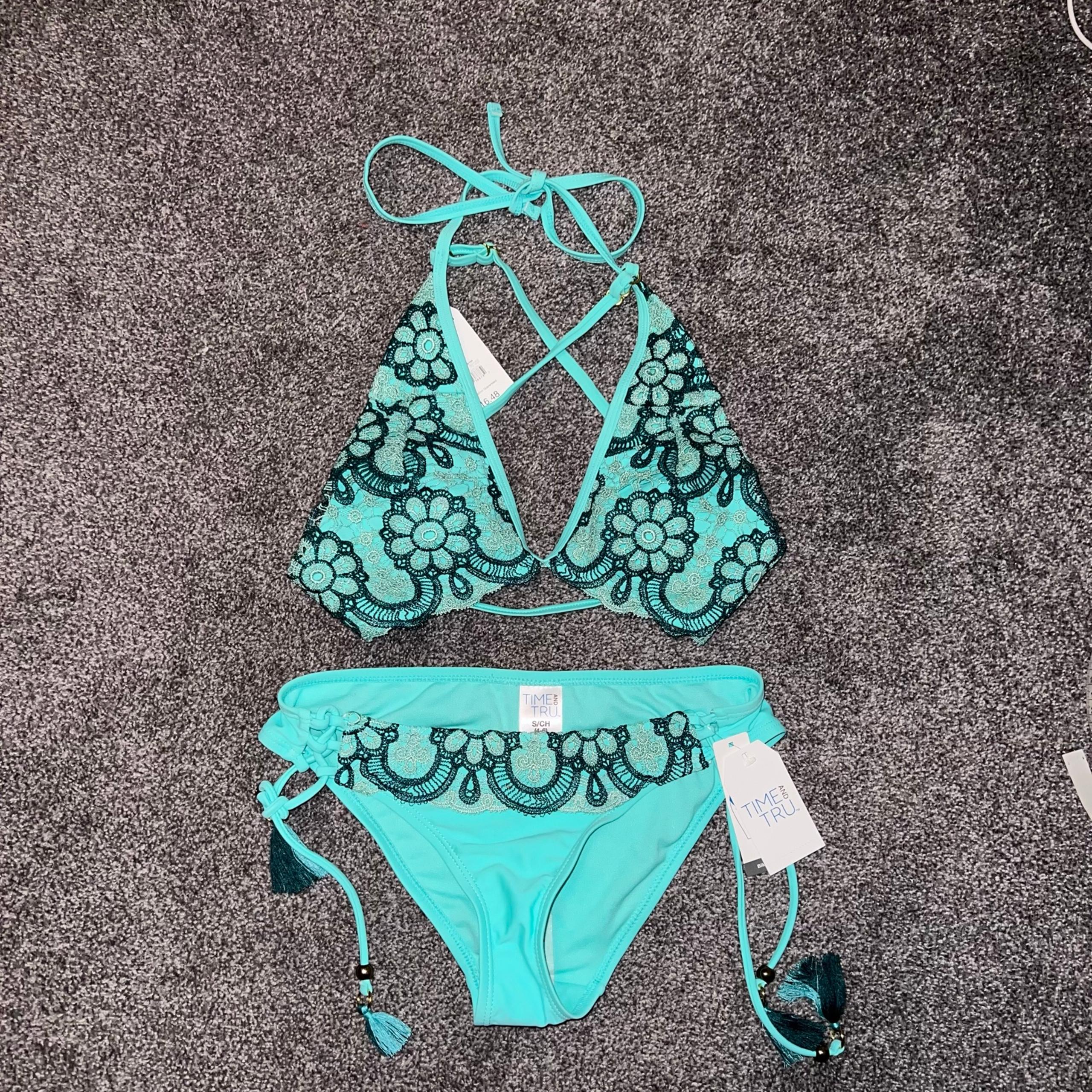 Women’s Time and Tru bikini size 4/6 mint color