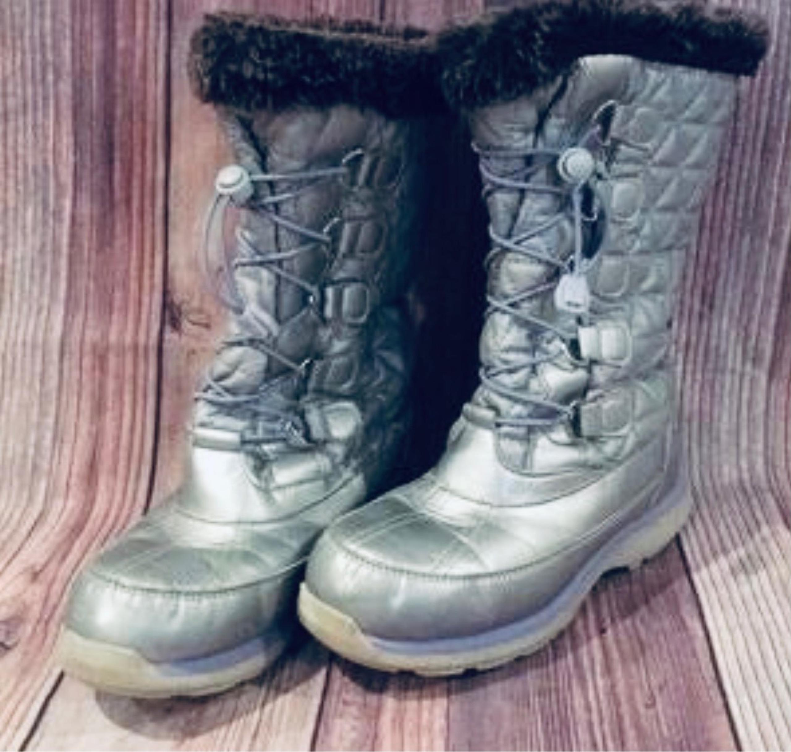 Lands End boots size 3 y