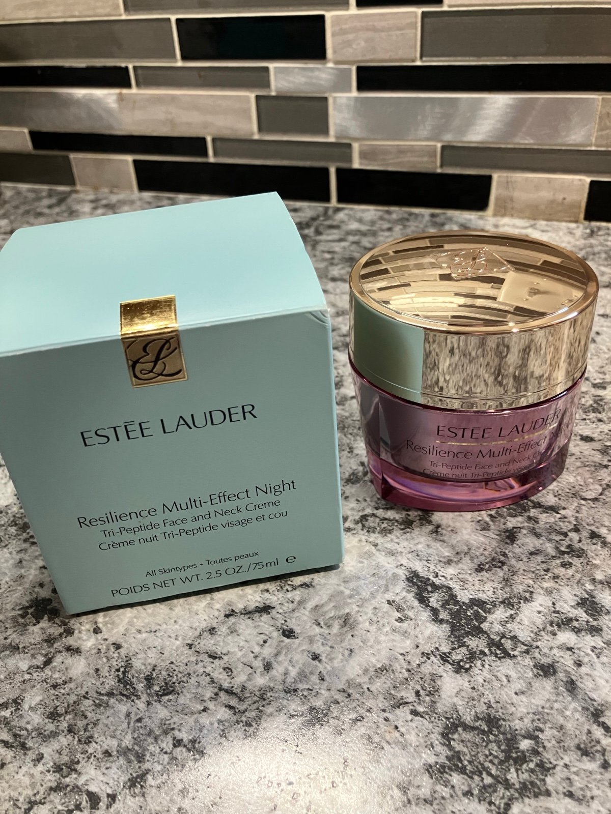 Estée Lauder Resilience Multi-Effect Moisturizer Tri-Peptide Face and Neck Creme