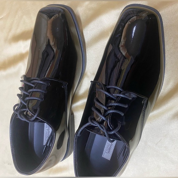NWOB Joseph & Feiss 1pc Leather Boots
