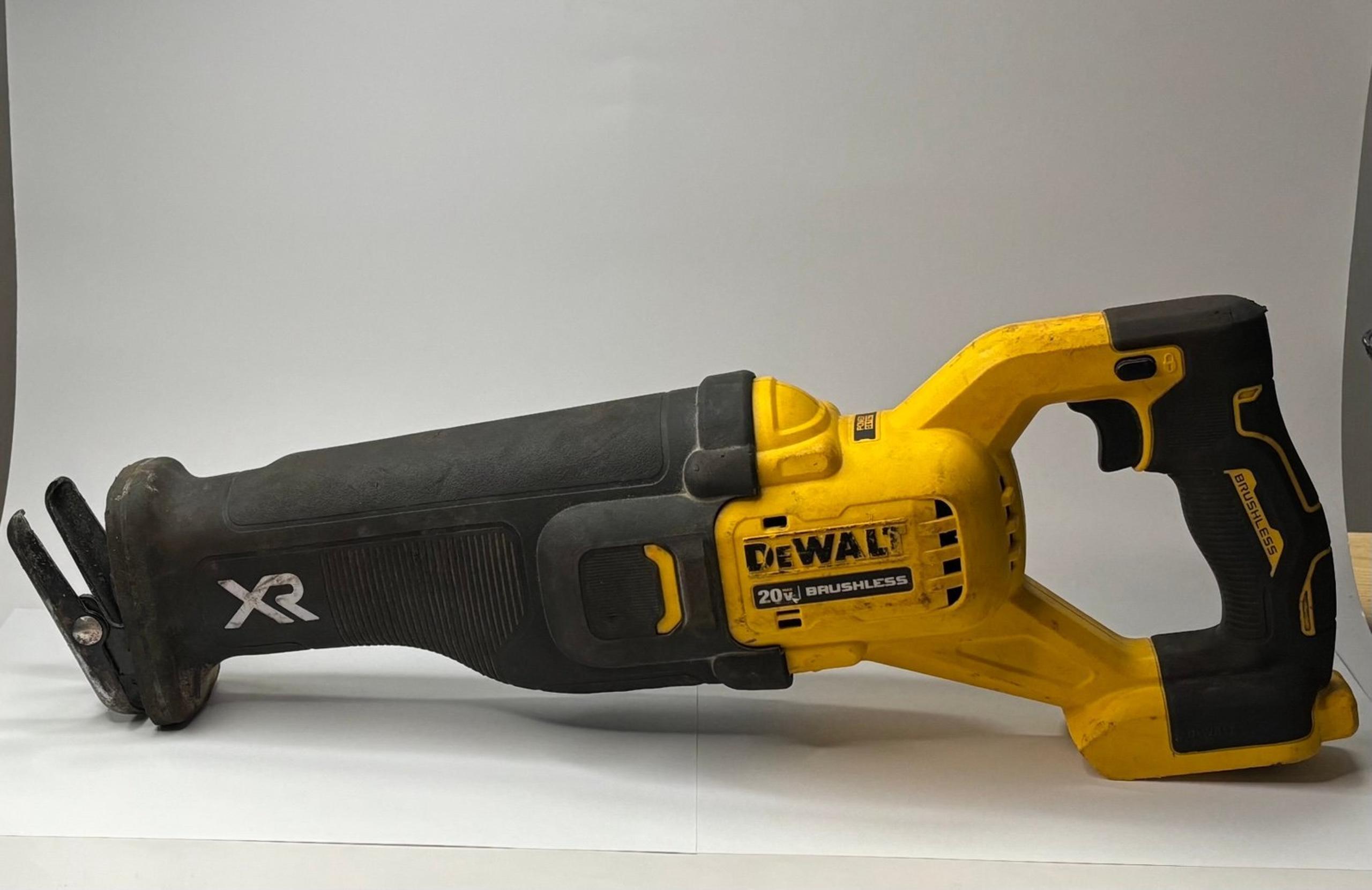 DeWALT DCS368 20V Brushless XR Variable Speed Reciprocating Saw (Tool Only)