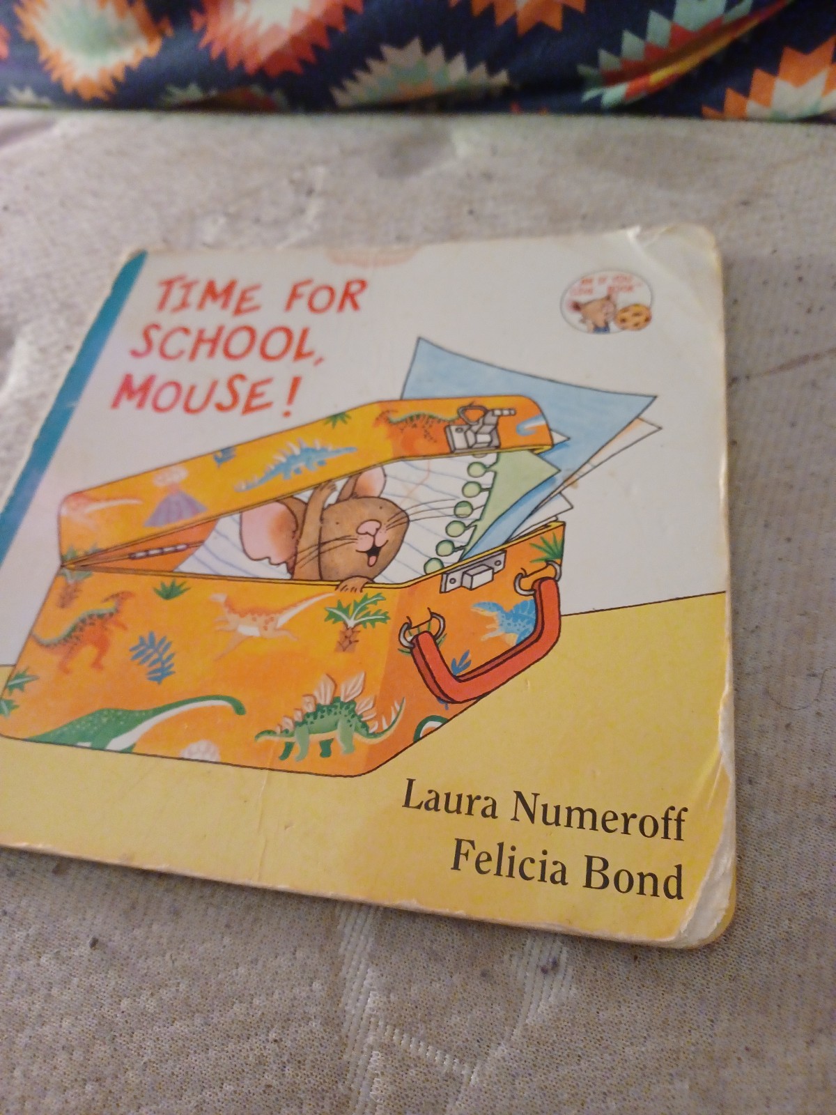 It's time for school mouse