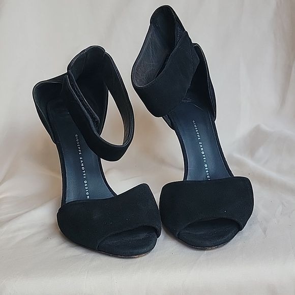 Giuseppe Zanotti Sandals Coline Siutta Camoscio Black Suede Ankle Strap Heels 8