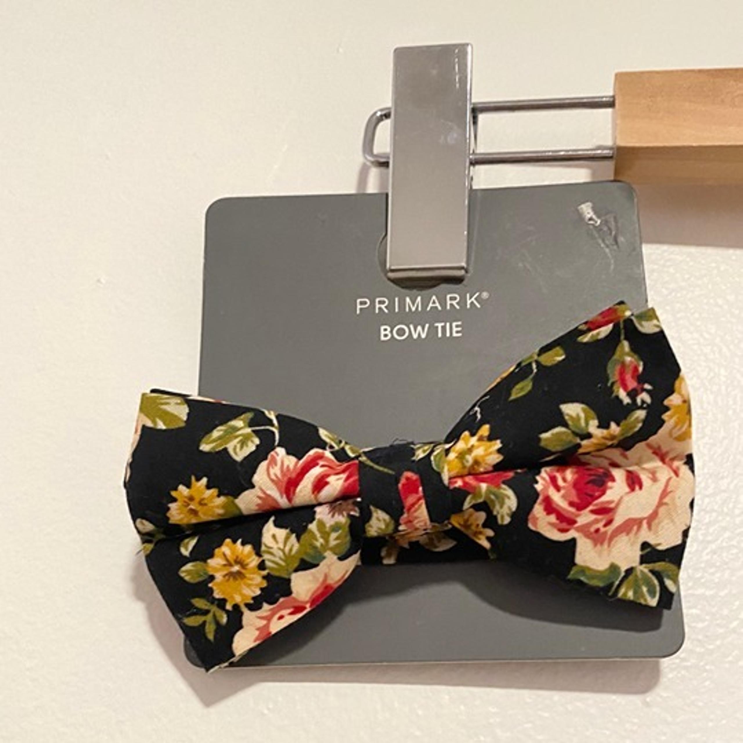 Floral Bowtie - Primark