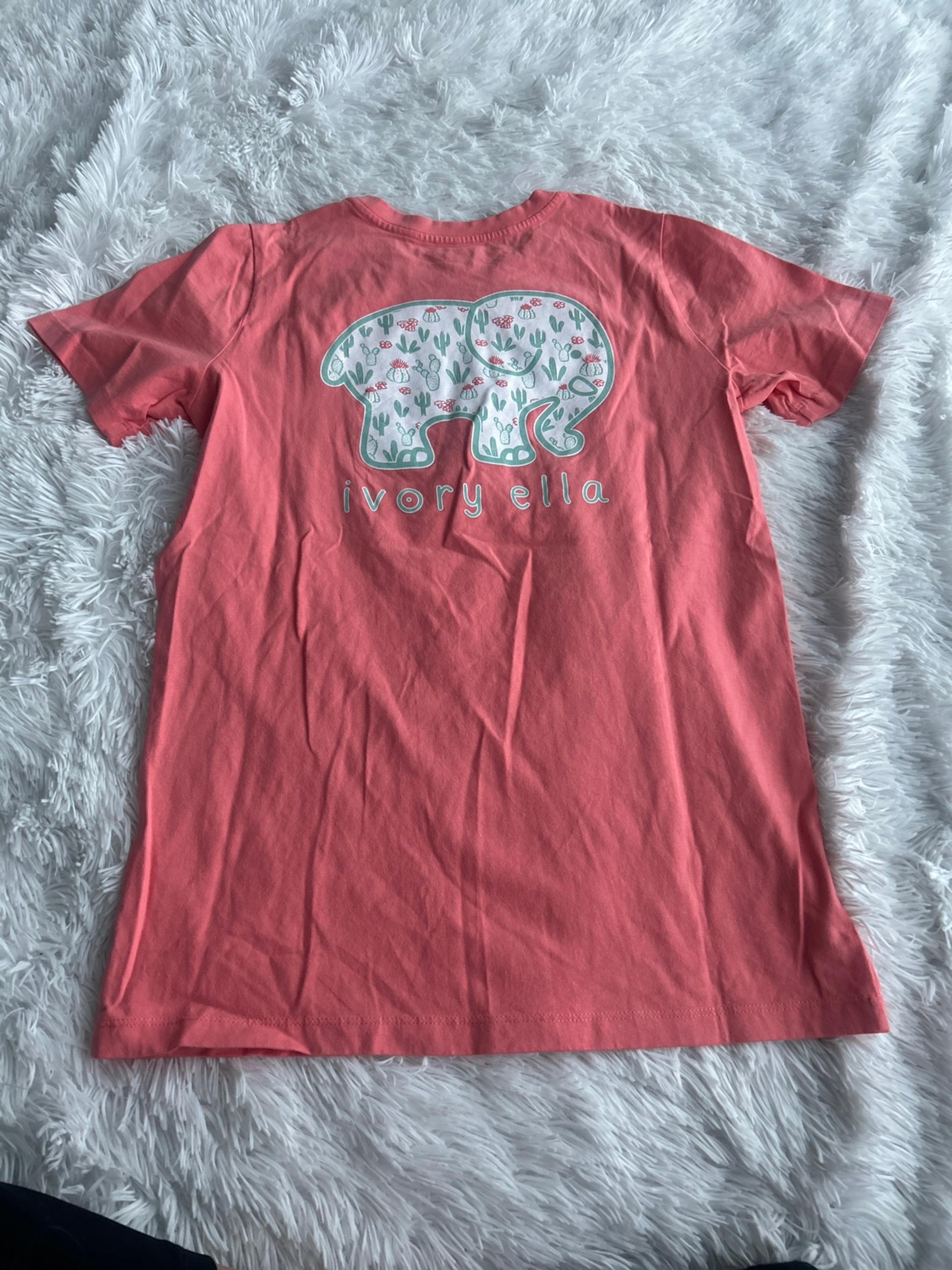 Ivory Ella coral T-shirt, size small
