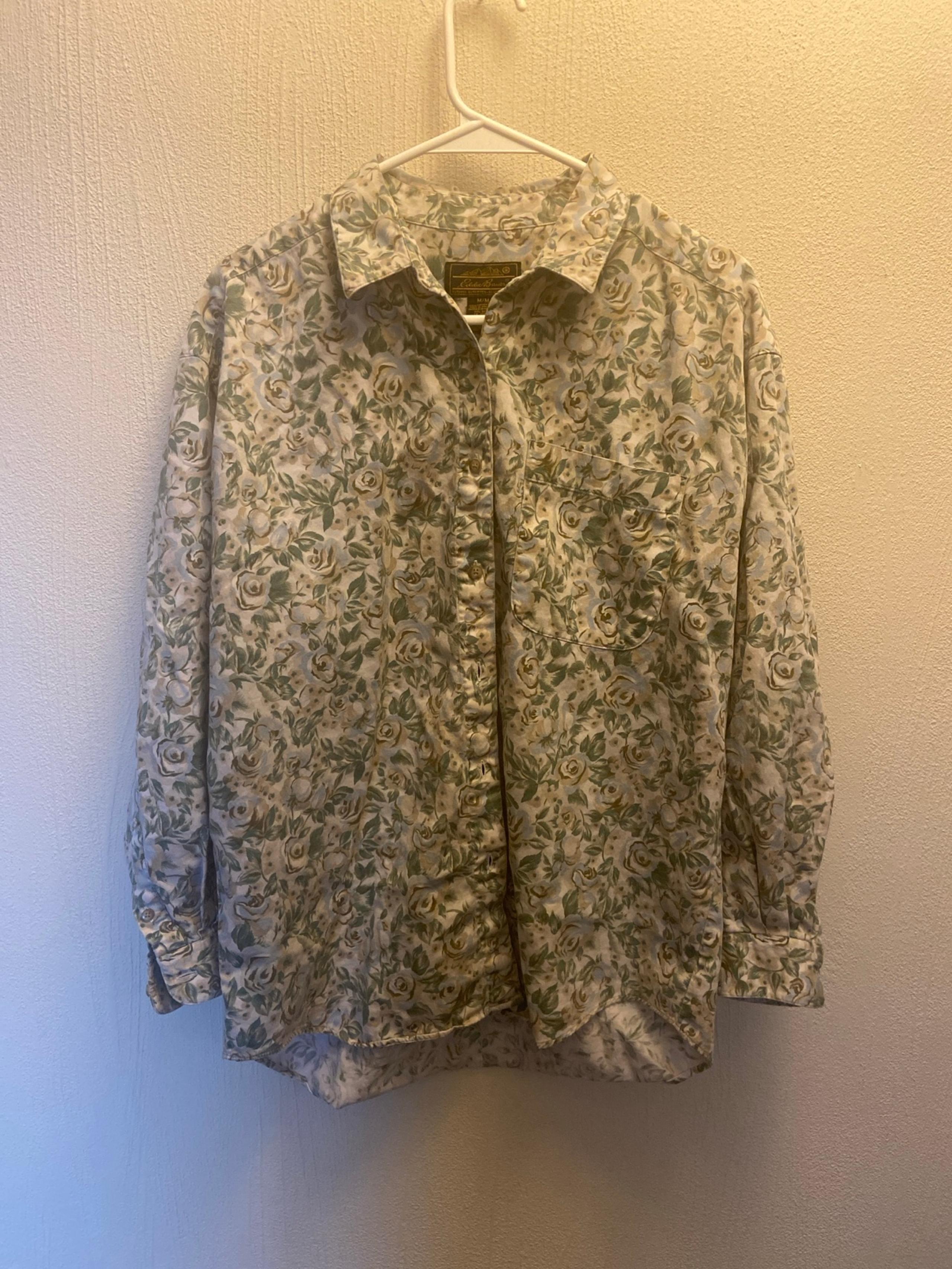 Medium Eddie Bauer Button Up Blouse