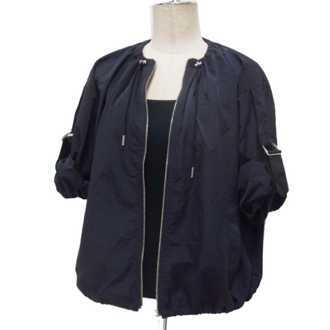 Great condition! Paul Smith nylon jacket size 40 with roll-up sleeves in navy.