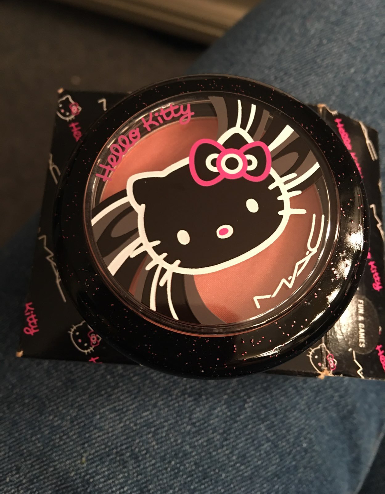MAC HELLO KITTY POWDER BLUSH