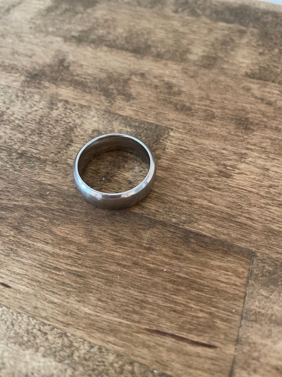 Men’s wedding band