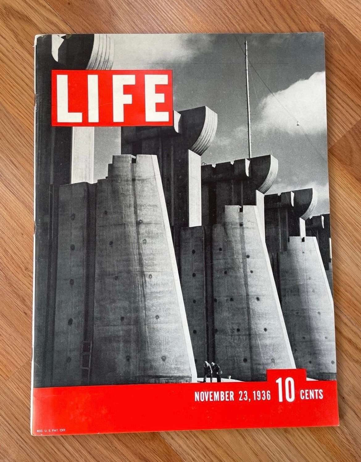Life Magazine, November 23, 1936 - Fort Peck Dam - Fist Issue (Rare!)