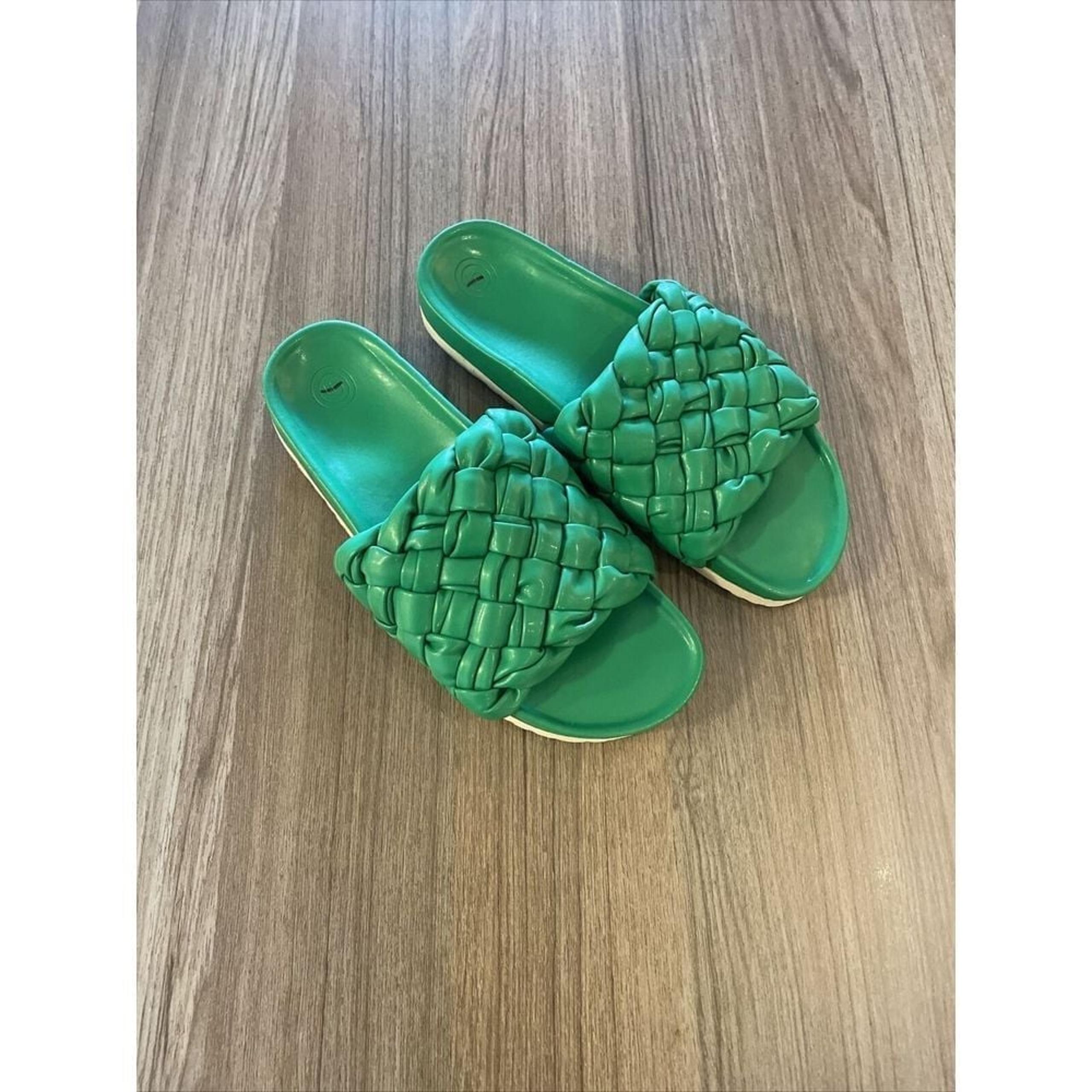 Urban Outfitters Women's Sandals Size 6 Green Flip Flops/Slides Knit