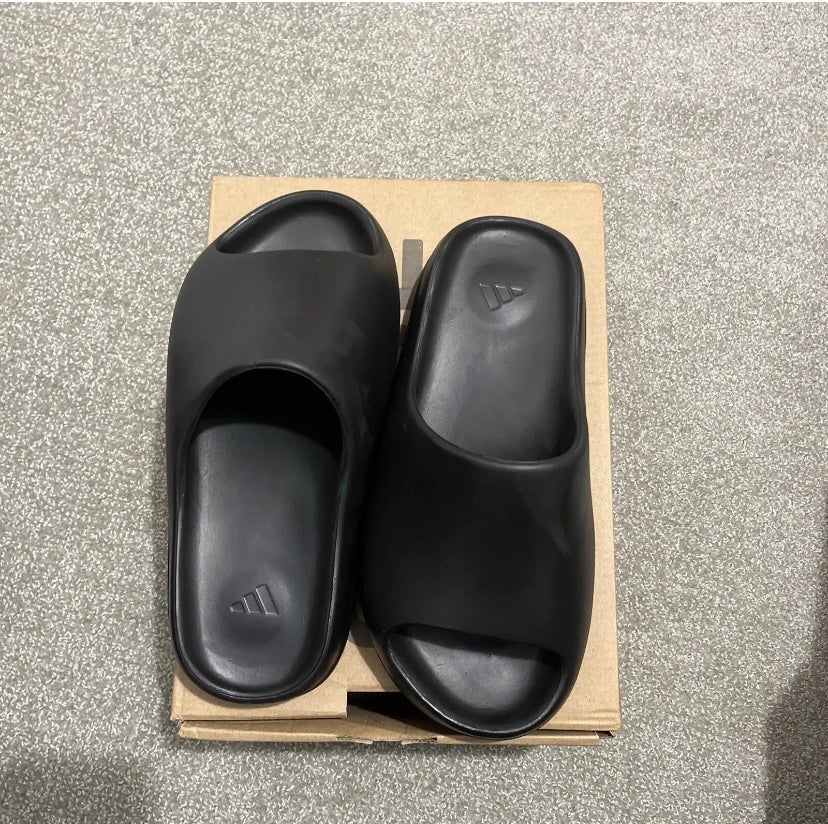 Yeezy slides onyx