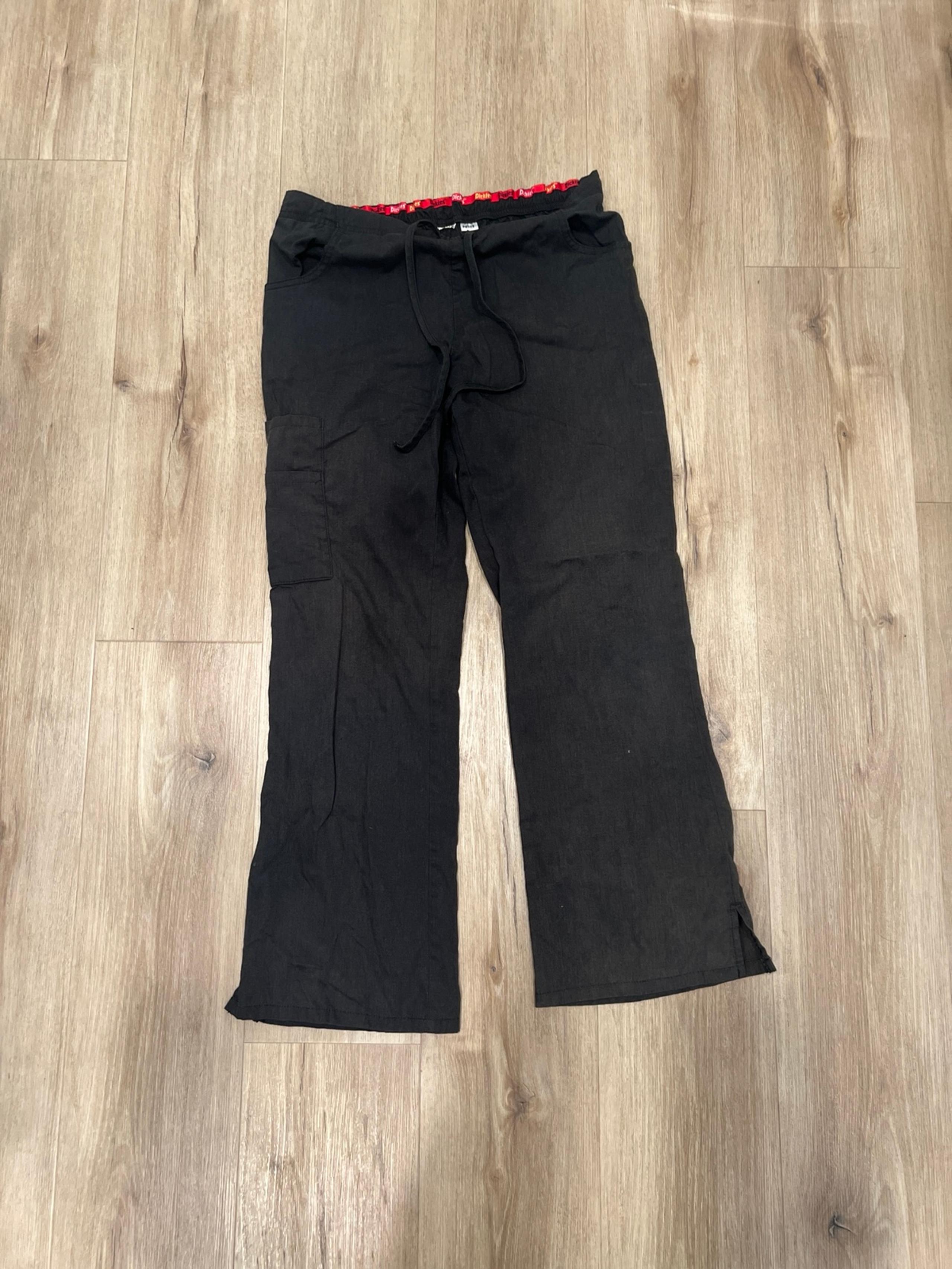 Dickies Petite Cargo Pants in Black
