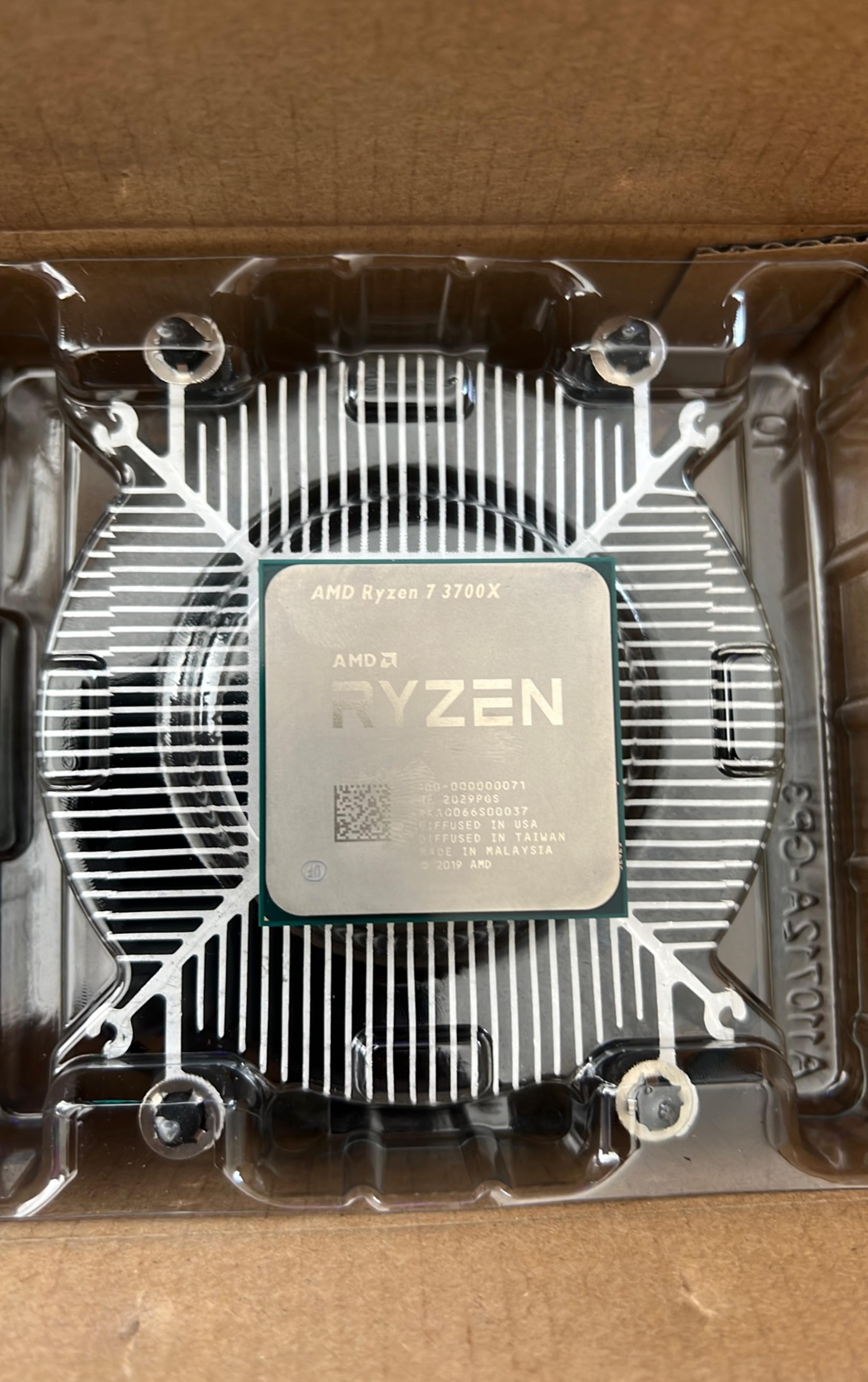 AMD Ryzen 7 3700X