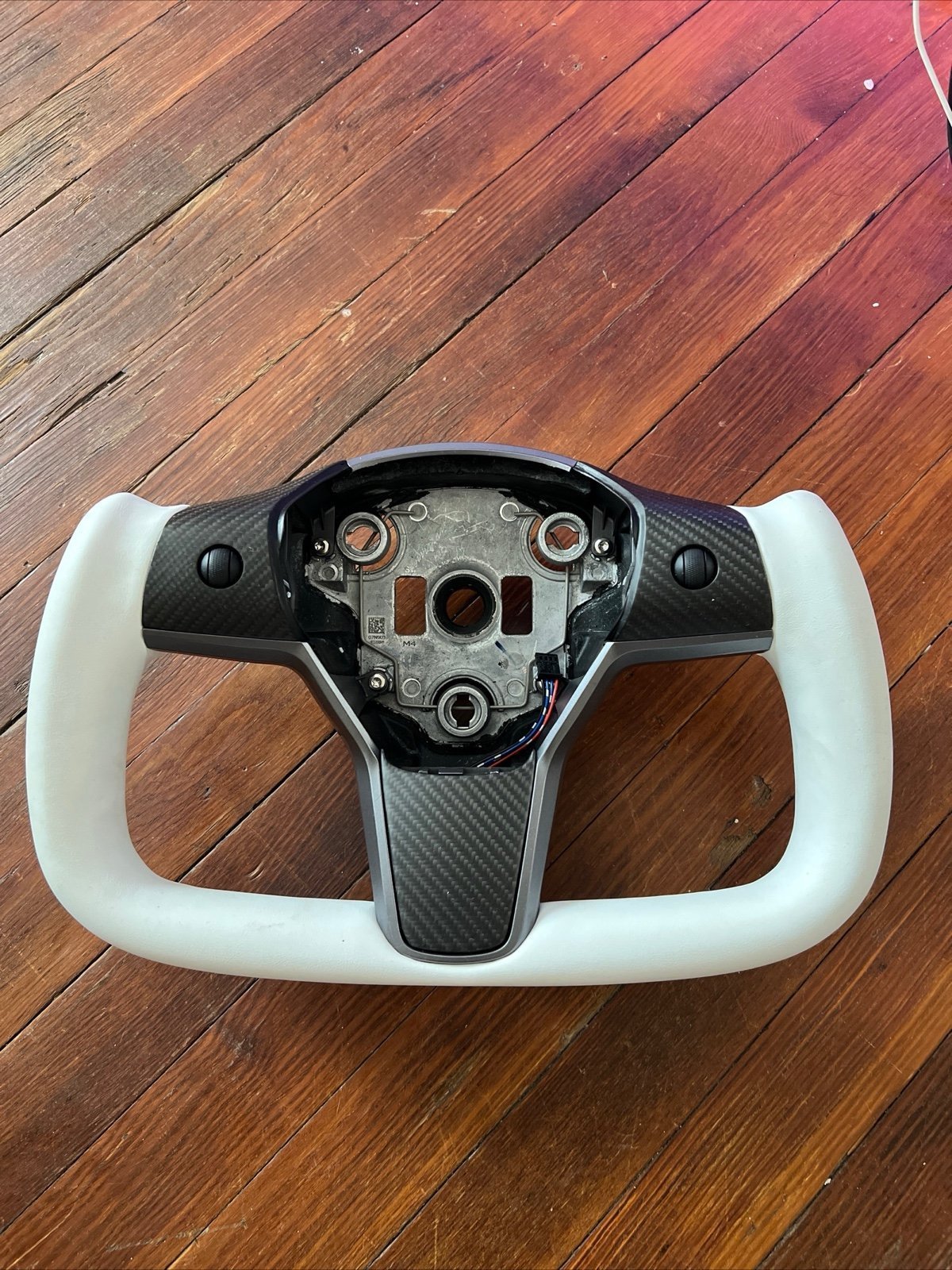 TESLA MODEL 3/Y YOKE STYLE STEERING WHEEL PLAID EDITION - WHITE NAPPA LEATHER
