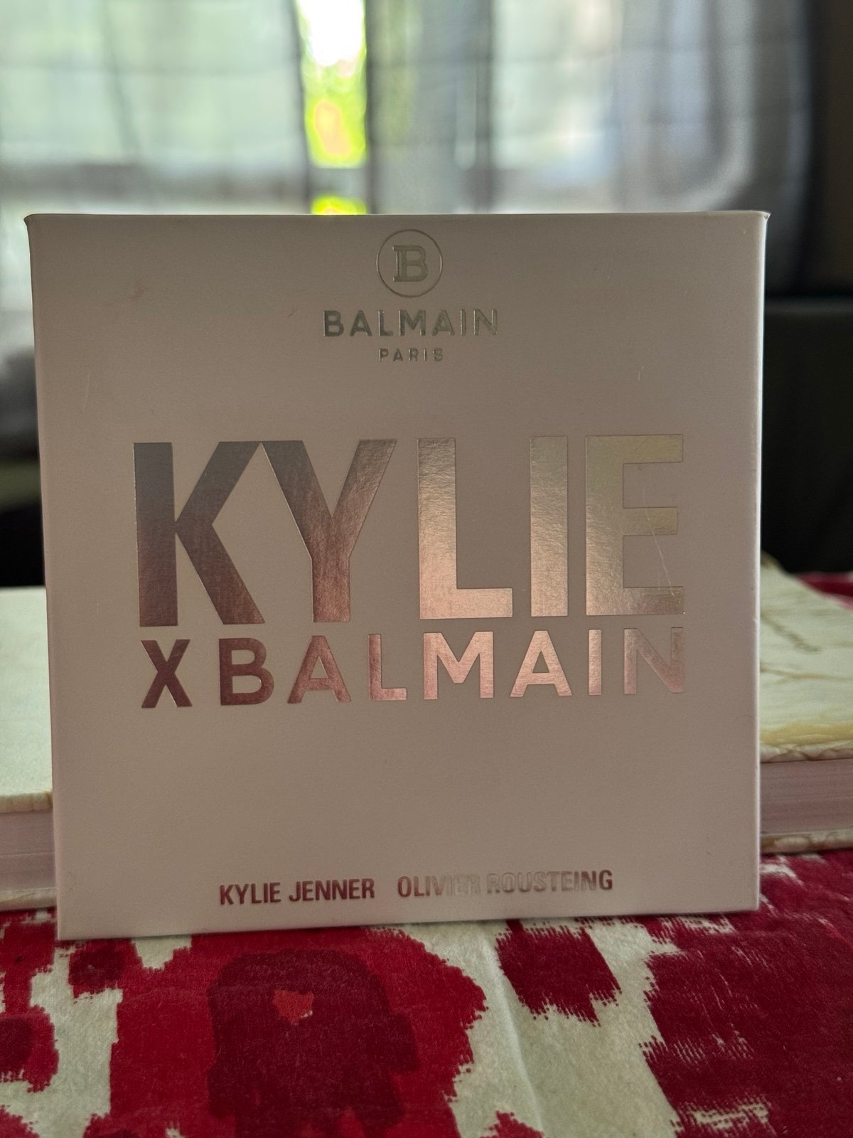KYLIE X BALMAIN 9 palette eyeshadow