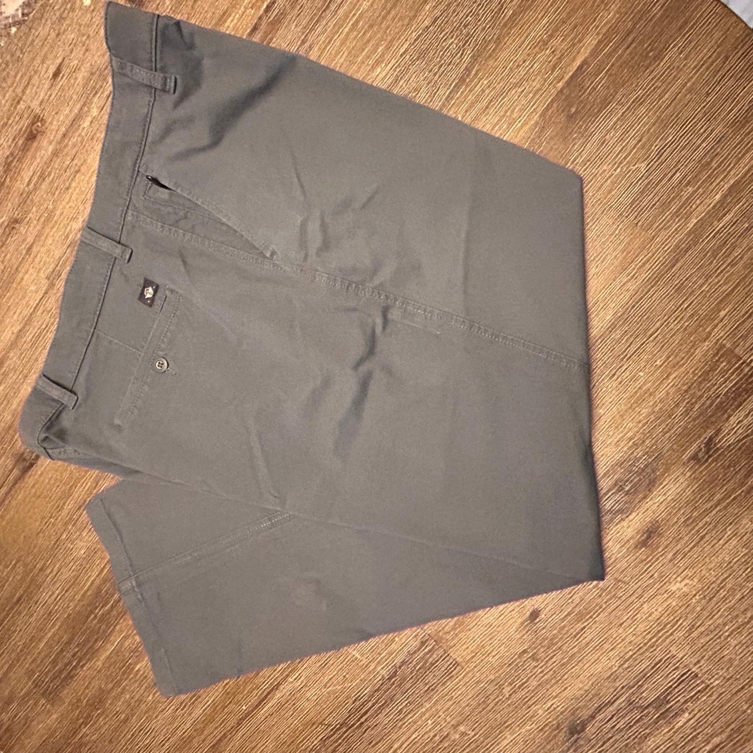 Dockers Smart 360 Flex Flat Front Khaki Chino Pants Men's 38x30 Gray Straight